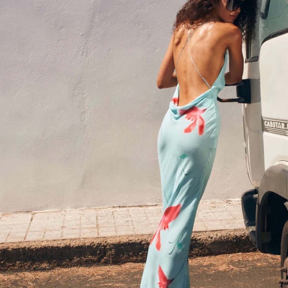 Rat & Boa. VINCENZA DRESS. Elegant Blue and Pink Floral Dress - Picture 2 of 3